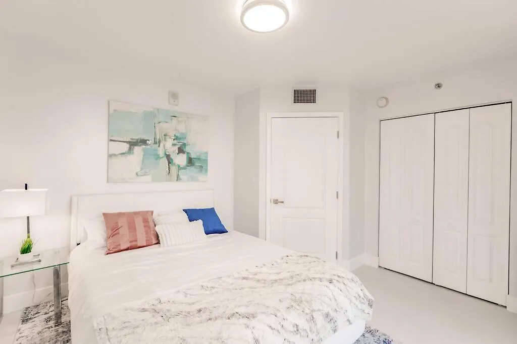 Apartment Upscale Brickell 3 Bedroom With Water Views And Free Parking Miami