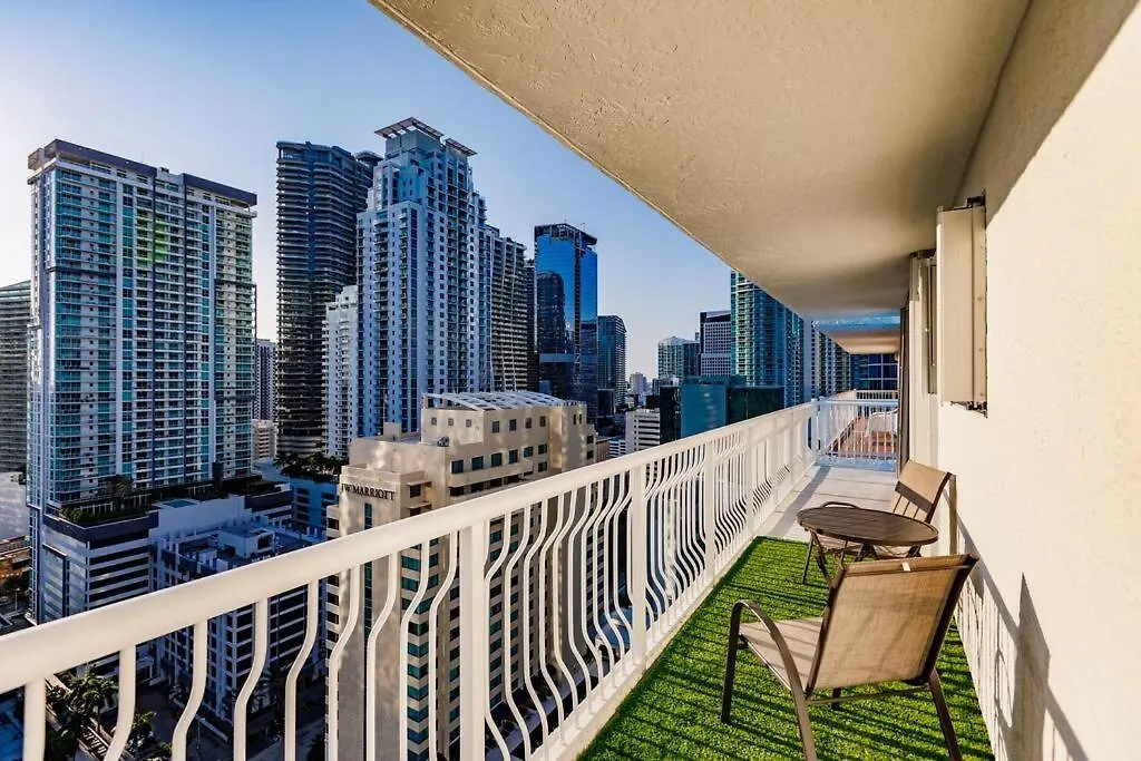 Upscale Brickell 3 Bedroom With Water Views And Free Parking Apartment *