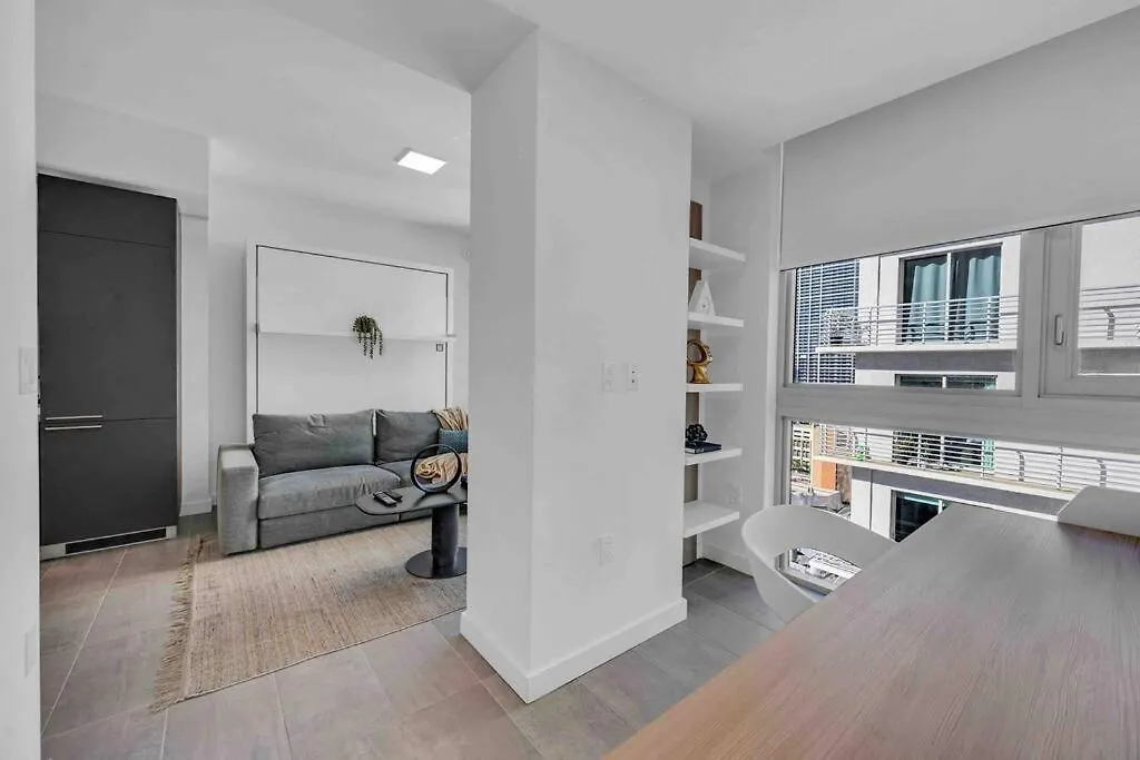 Breathtaking 1br In The Heart Miami