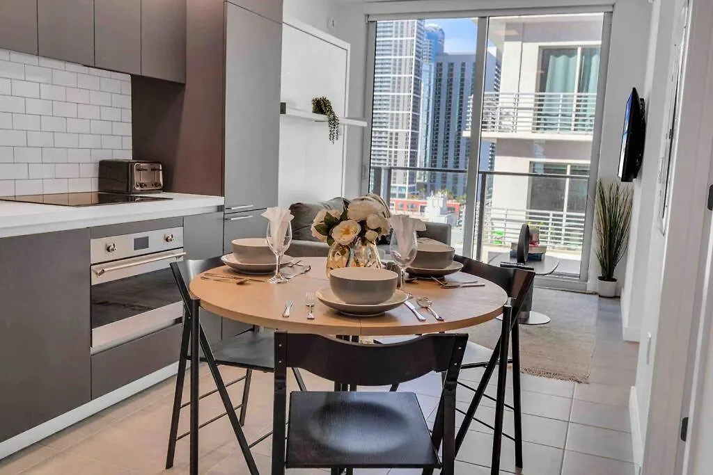 Breathtaking 1br In The Heart * Miami