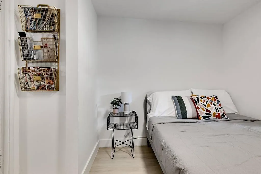 아파트 Captivating 2-br For 5 People V3