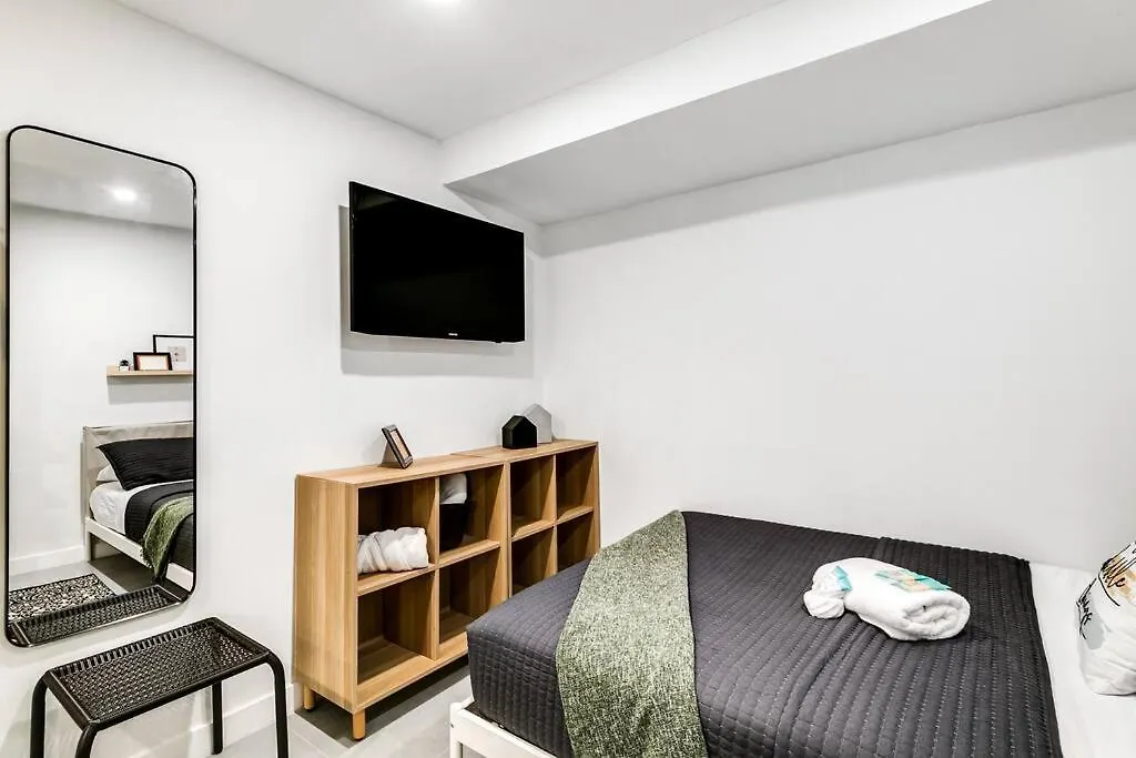 Wonderful 2 People V5 Apartment