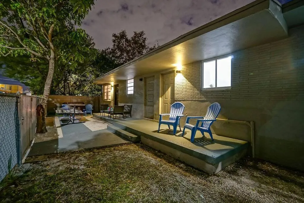 Wynwood Hottub & Pking Holiday home