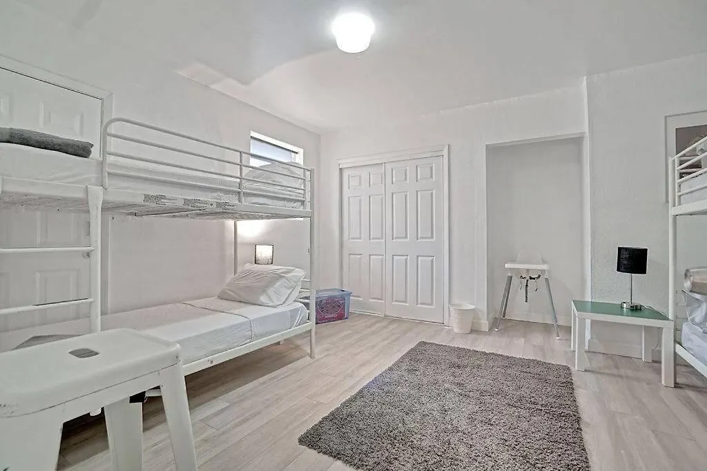 Wynwood Hottub & Pking Holiday home *