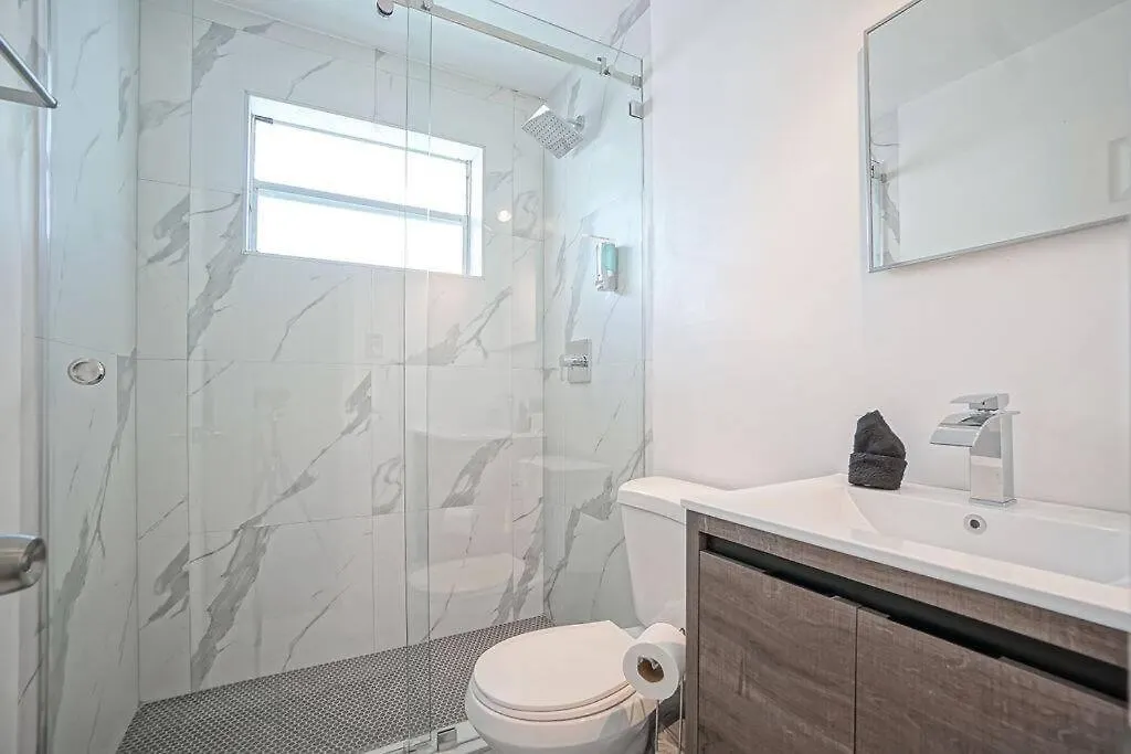 Wynwood Hottub & Pking Holiday home