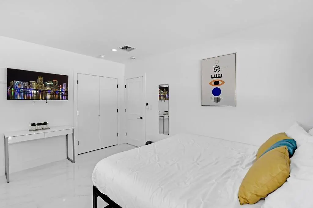 Modern Home, Heated Pool Hot-tub, 12min To Ocean וילה *