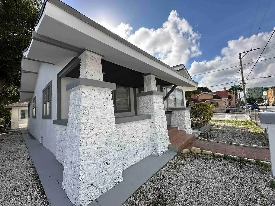 Cozy 4bed In Calle 8 Apartment *