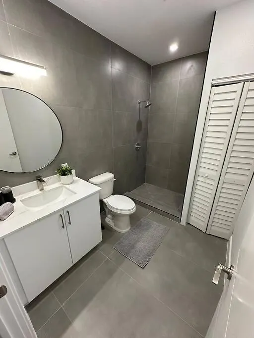 Cozy 4bed In Calle 8