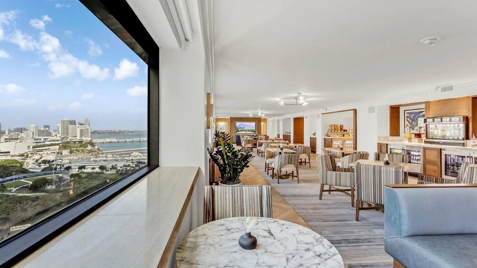 Intercontinental By Ihg Hotell