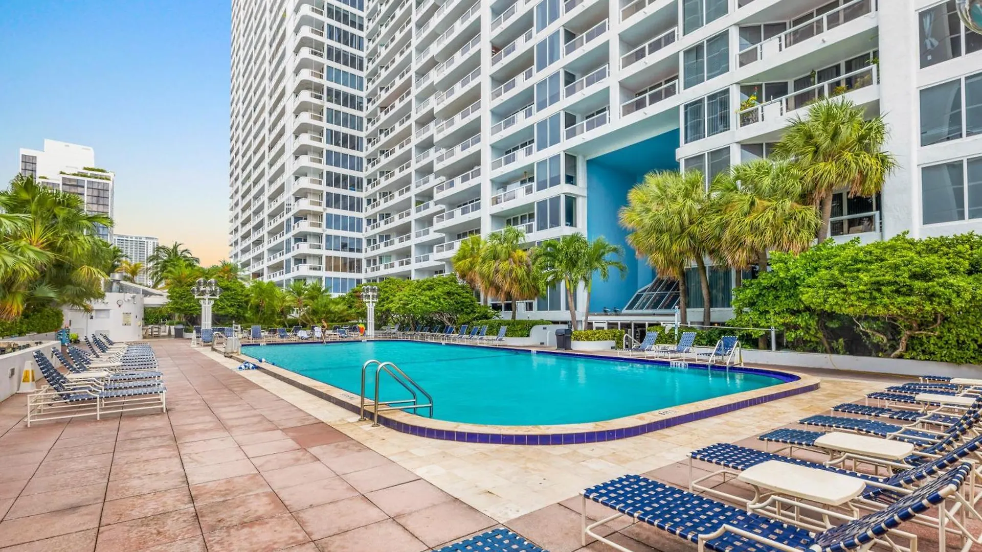 High Rise Comfort With Balcony