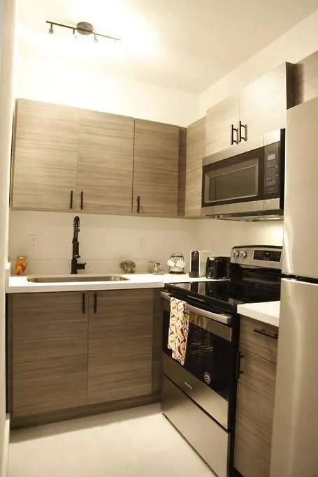 Apartment 1 Designer In The Upper East-side *