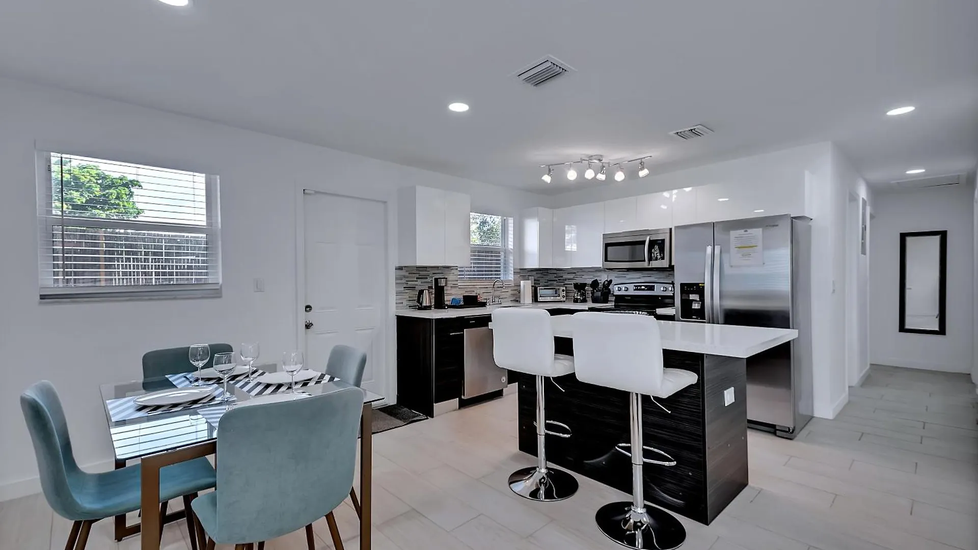 Casa Carina Gated 4 Bed 3 Bath 10 Min To *