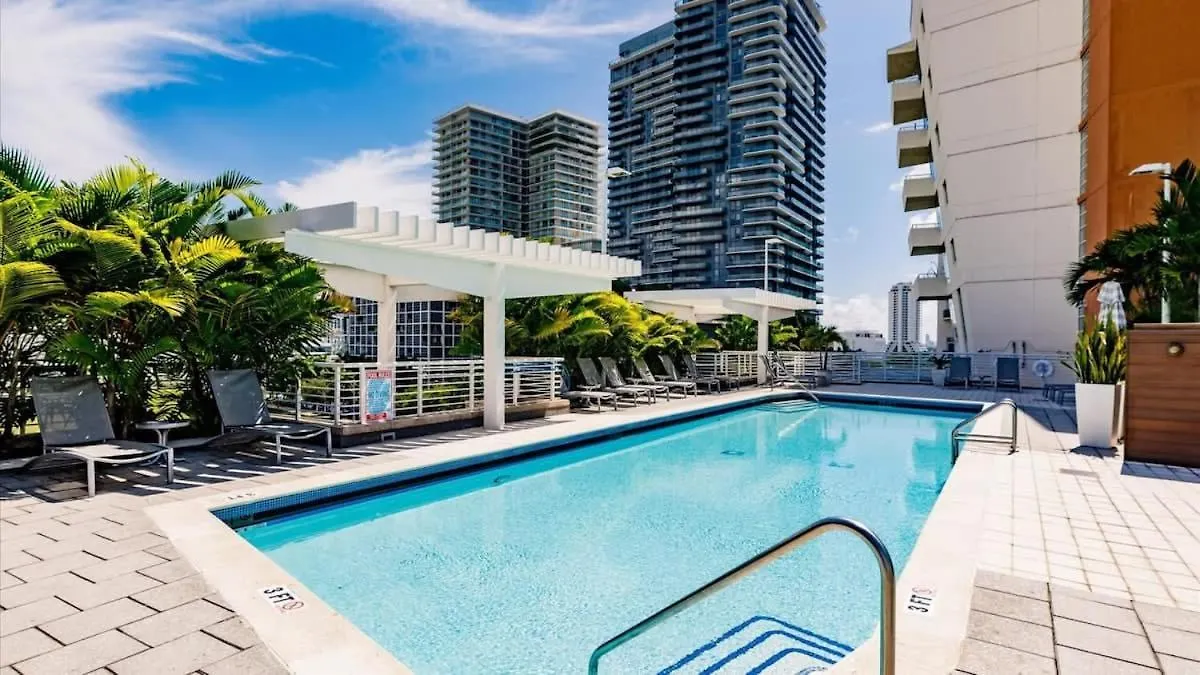 Mia Loft- Industrial Vibes Parking & Amenities מיאמי