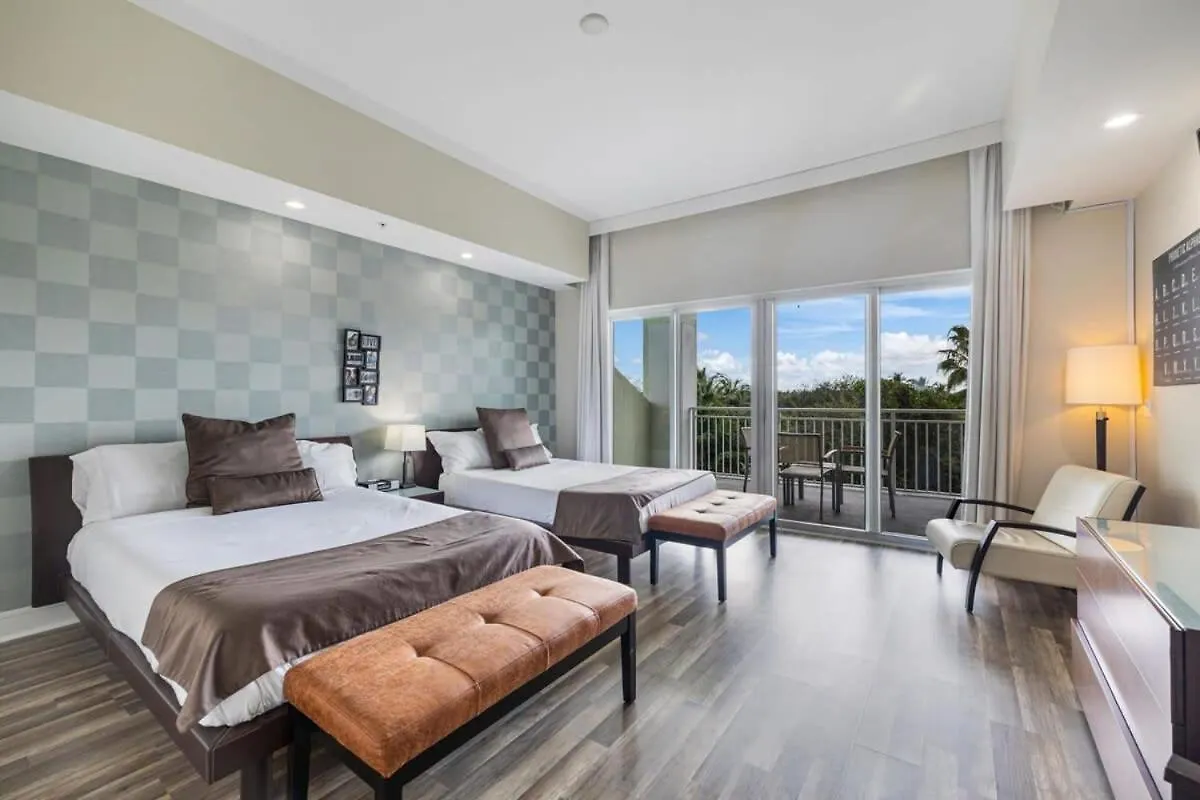 Stylish 2 Story On The Golf - By Viac * Miami
