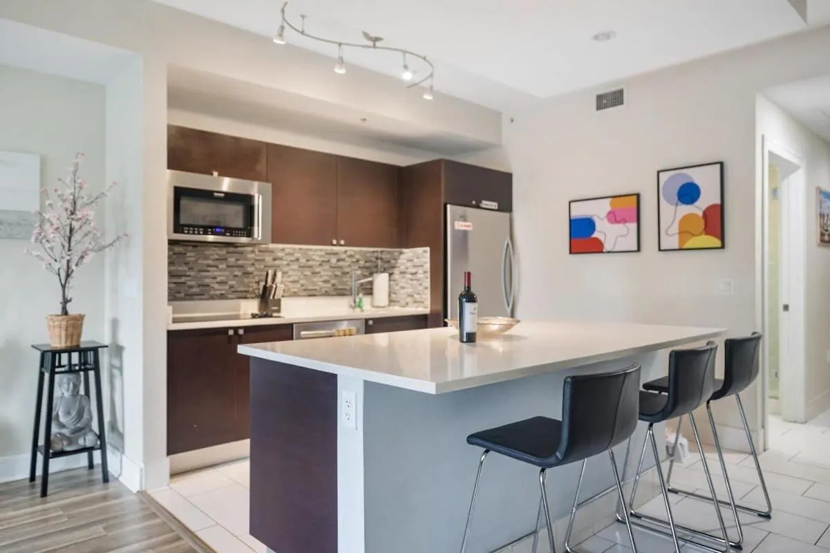 Stylish 2 Story On The Golf - By Viac *