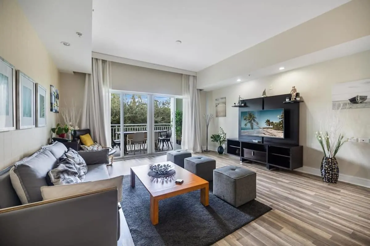 Stylish 2 Story On The Golf - By Viac Villa Miami