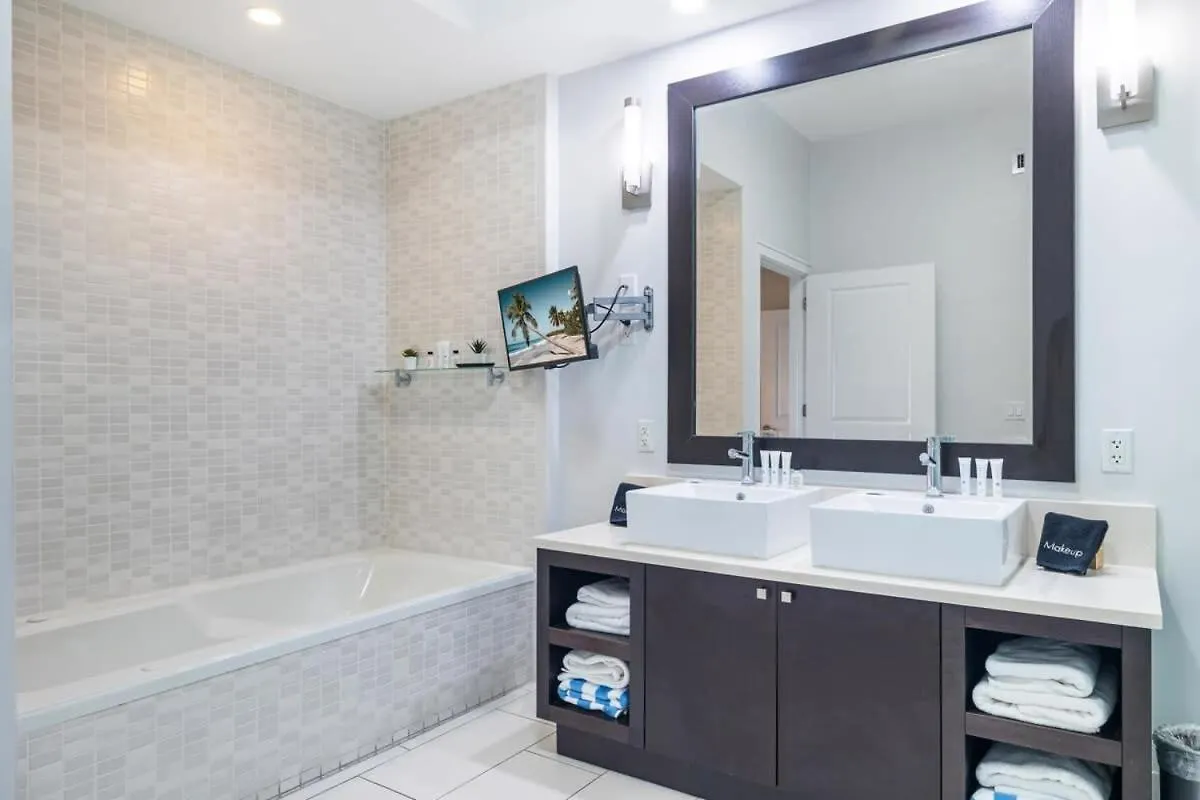Stylish 2 Story On The Golf - By Viac Villa Miami