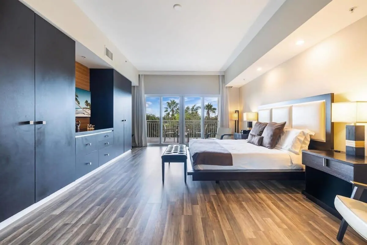 Stylish 2 Story On The Golf - By Viac Villa Miami