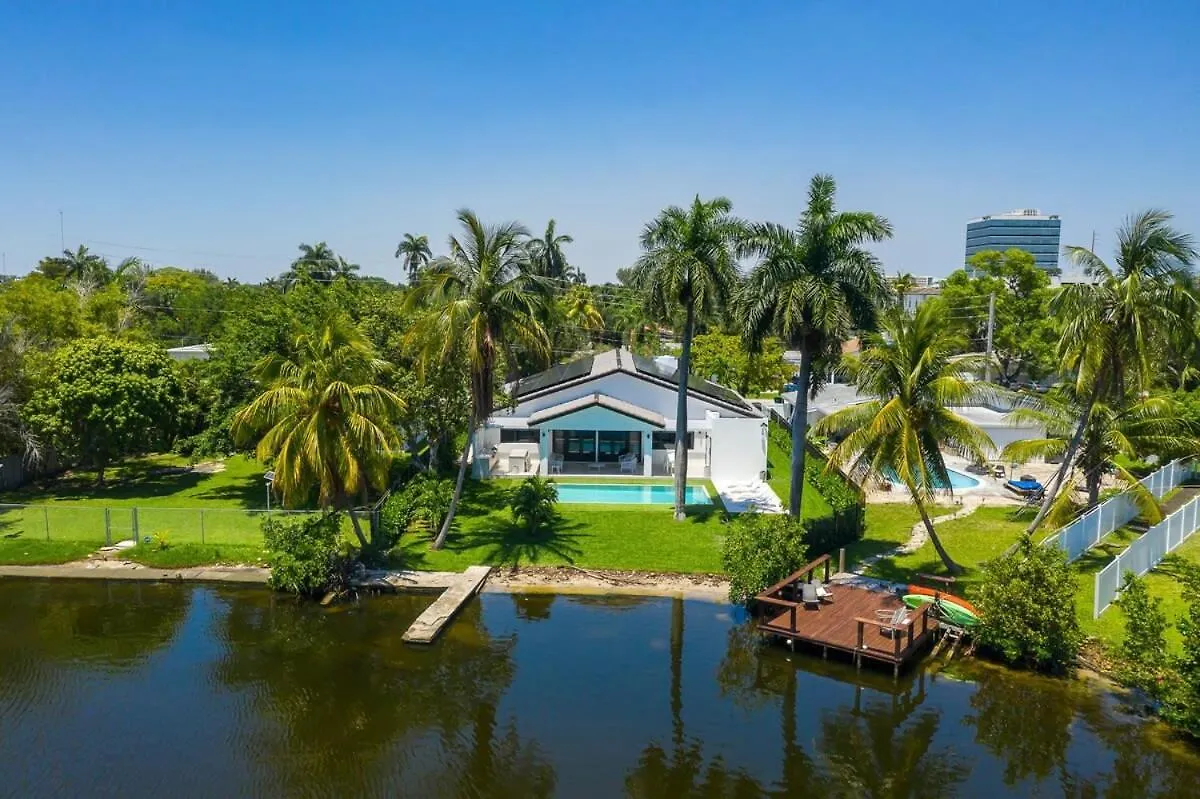 Super Modern Waterfront Paradise Near The * Miami