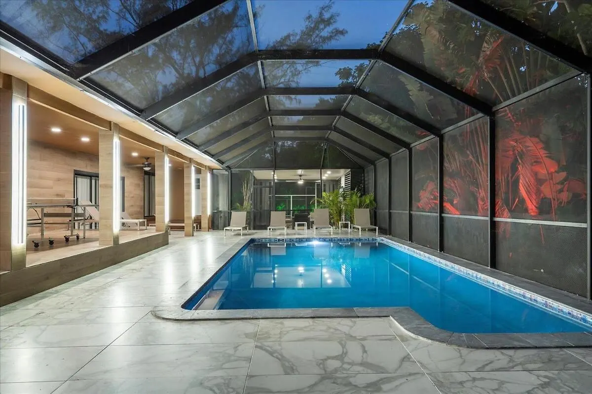 Villakobo Heated Pool Golf Tennis Crocodile Semesterbostad *