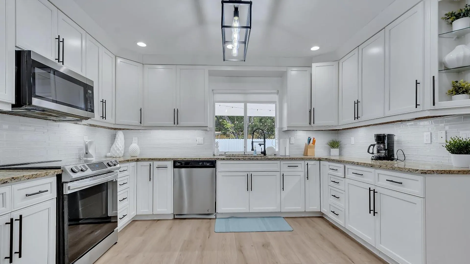 Gated Blanca 5br 3ba With Heated Pool & Bbq *