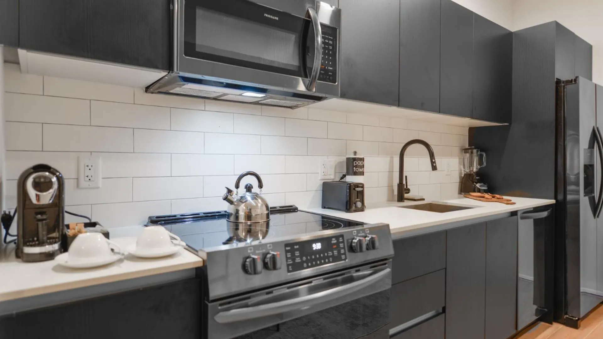 Apartment Bayside Luxury: Studio Near Bayfront Park