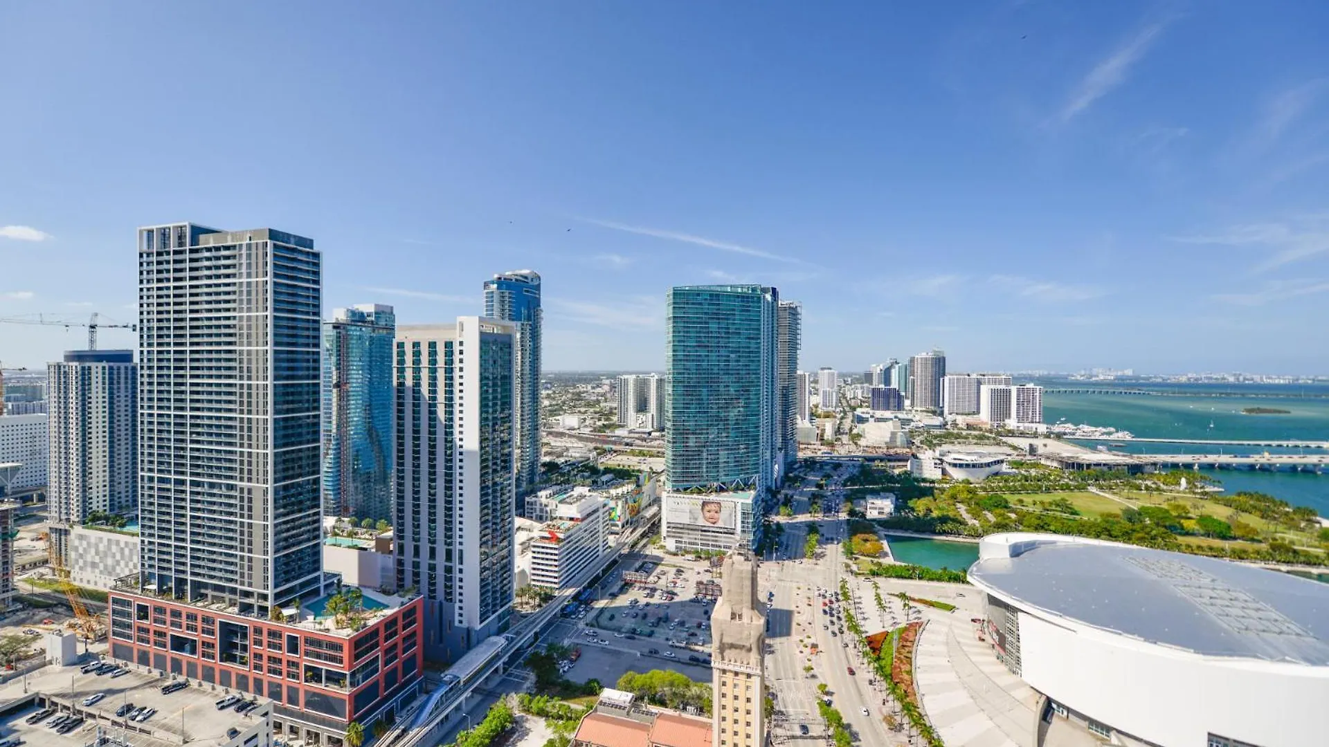 Bayside Luxury: Studio Near Bayfront Park