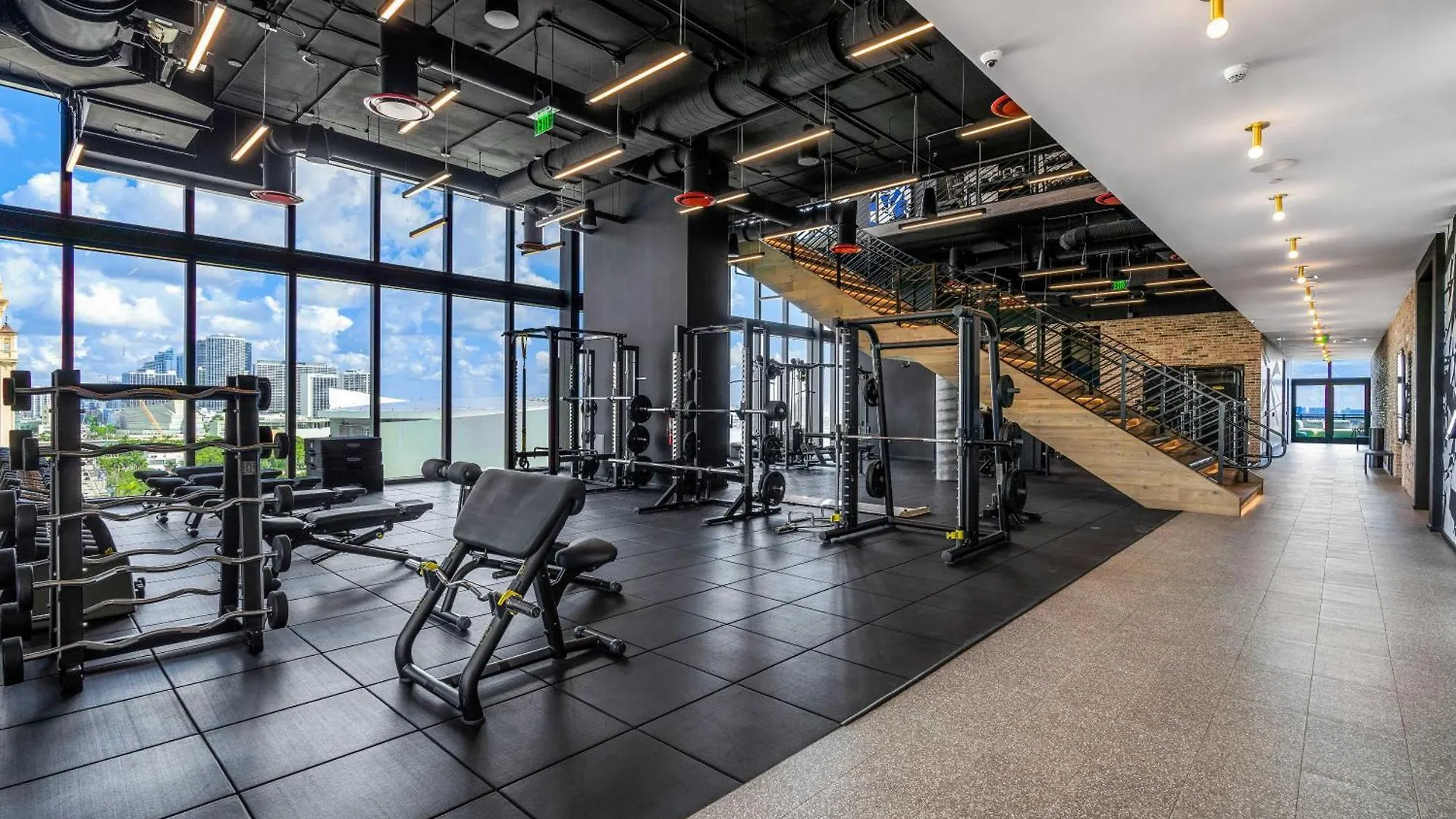Bayside Luxury: Studio Near Bayfront Park Apartment Miami