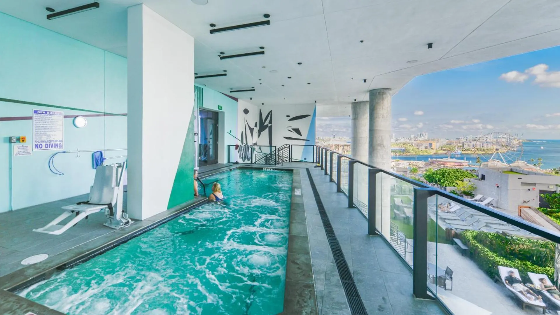 Bayside Luxury: Studio Near Bayfront Park *