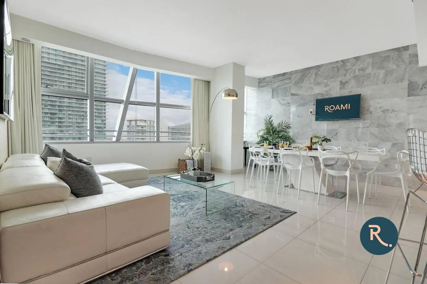 Roami At Brickell Arch
