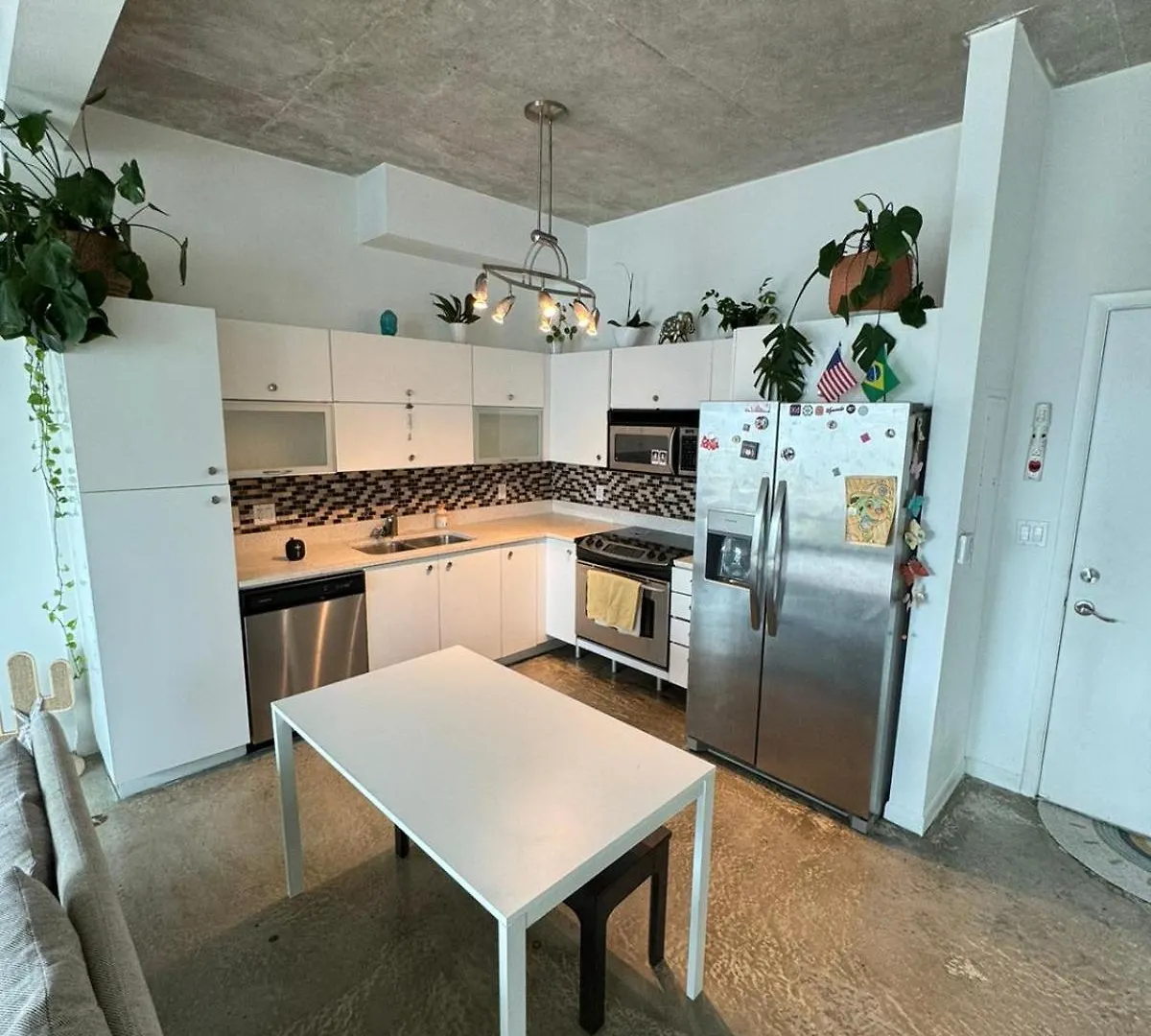 Loft 1 *