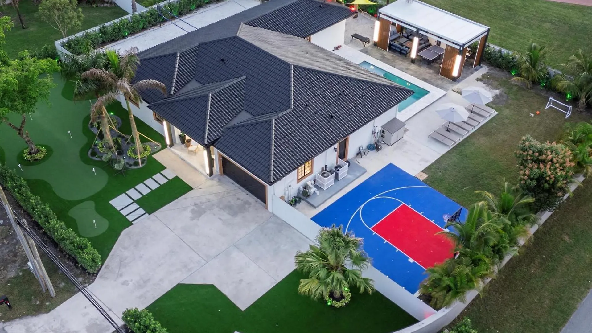 Art Pool Golf Volleyball Holiday home