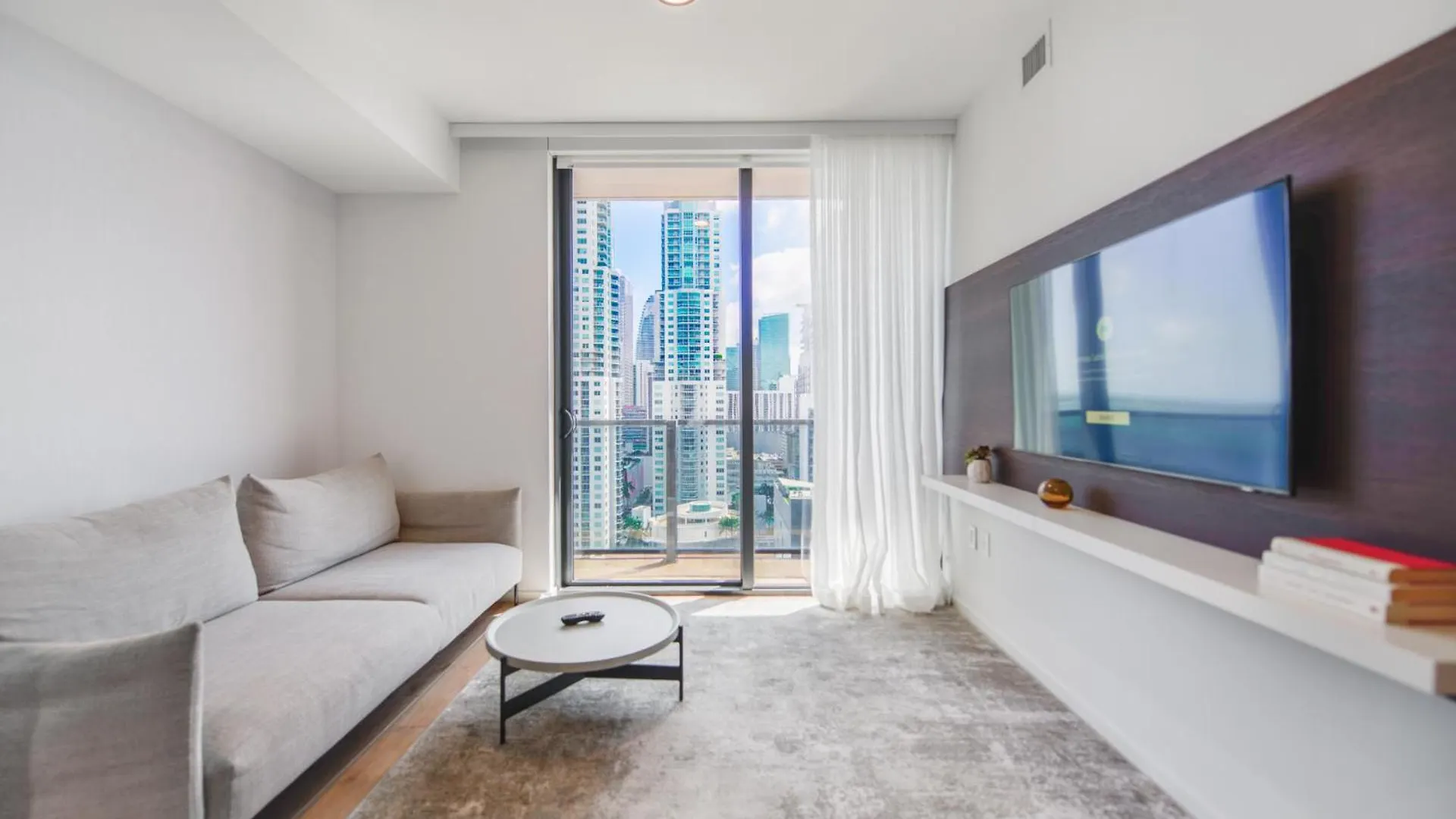 Apartment Breathtaking Views Near Bayfront Park