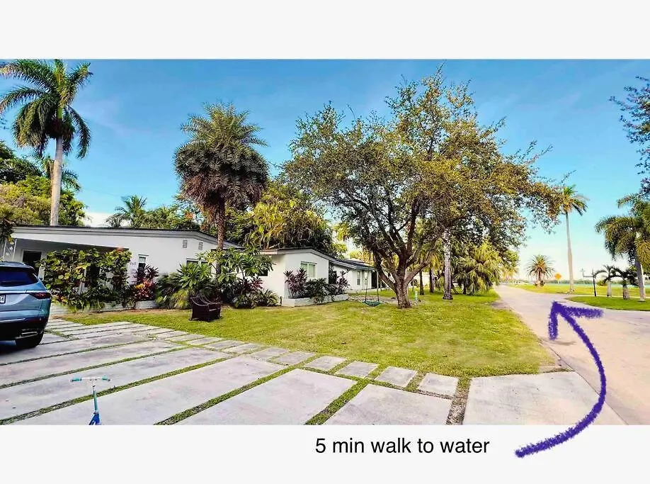 Holiday home Pool! Location! Steps To The Water! Kid Friendly! Miami