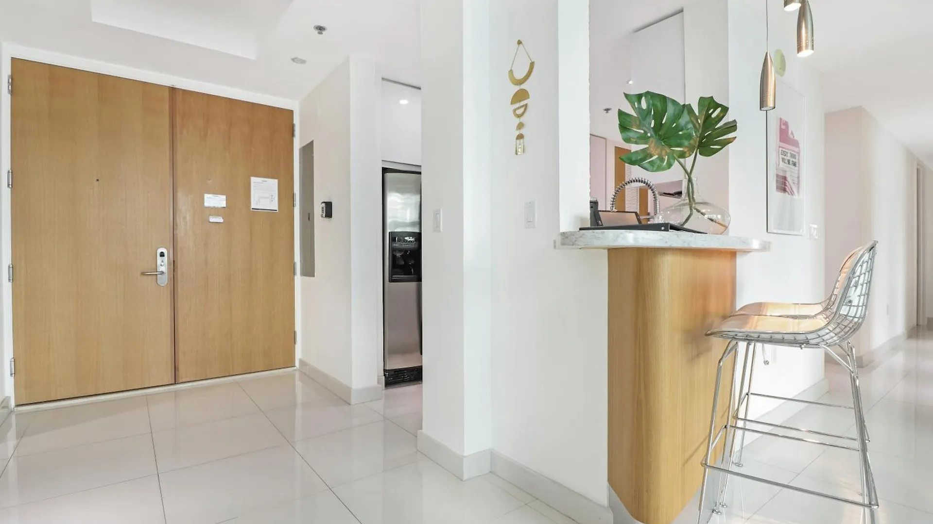 Roami At Brickell Arch Apartment