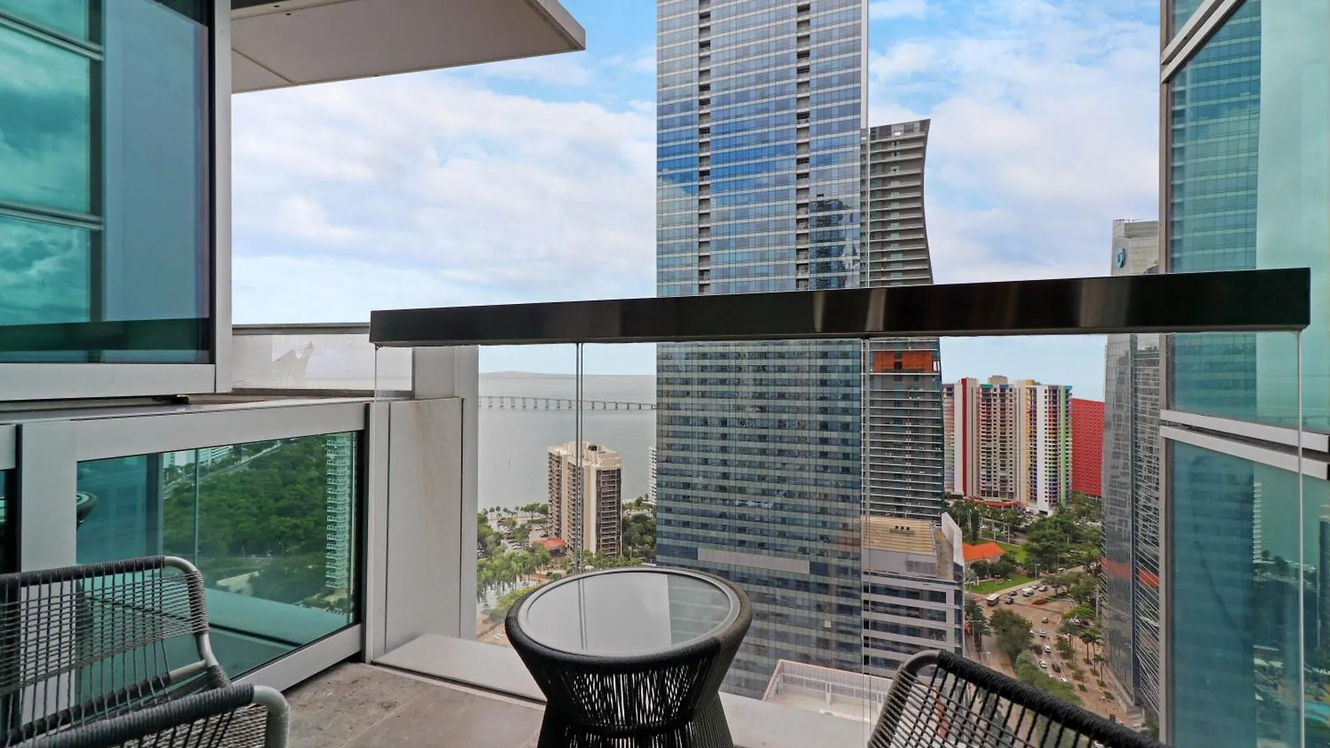 Roami At Brickell Arch * Miami