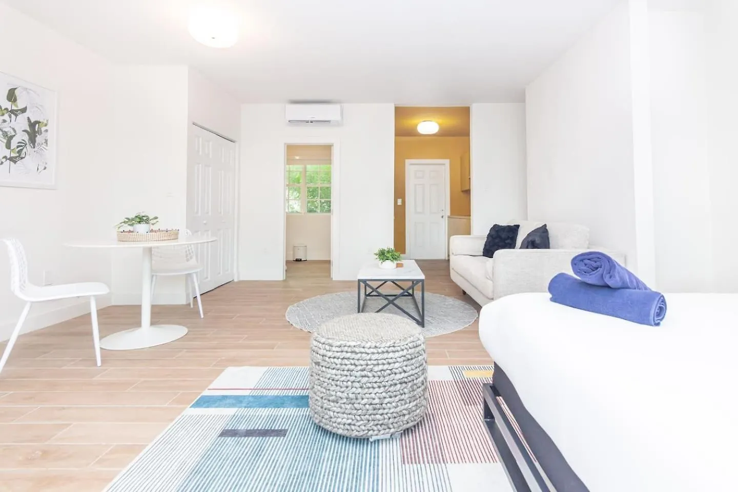 Large Stylish In El Portal #3 Apartment