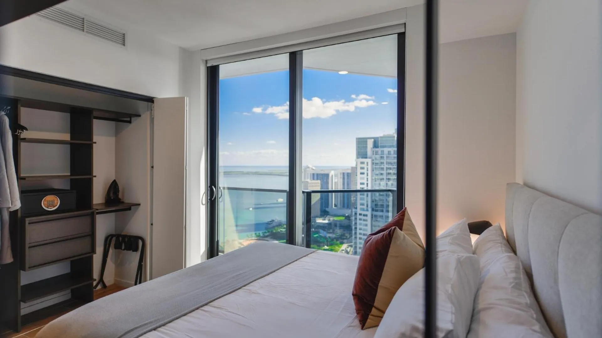 Exclusive Studio Next To The Bayside Apartment Miami