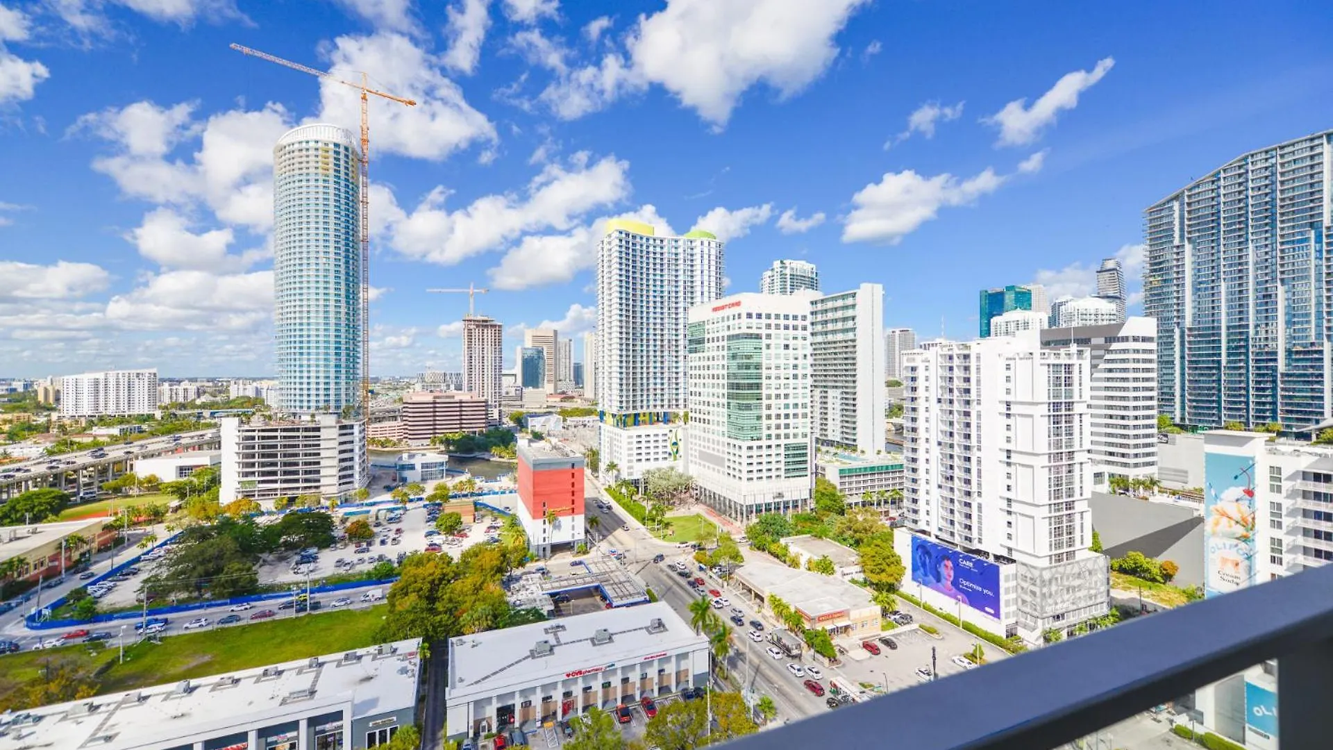 Prime Location: Luxury At Brickell Apartment *