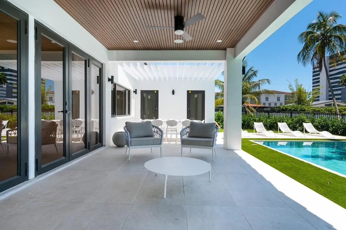 Super Modern Waterfront Paradise Near The *