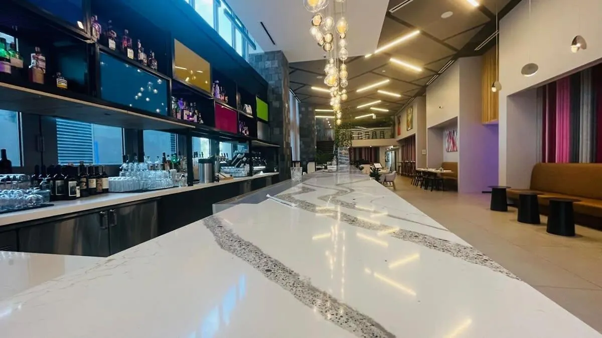 Sky-high 1 Bedroom Downtown Miami's Heart - Pool & Gym * Miami