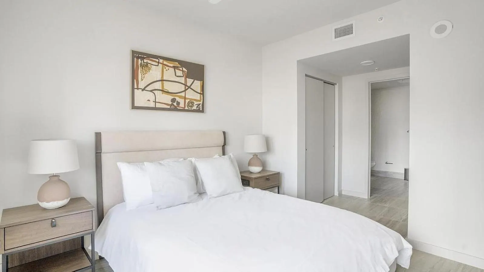 Landing Modern With Amazing Amenities *