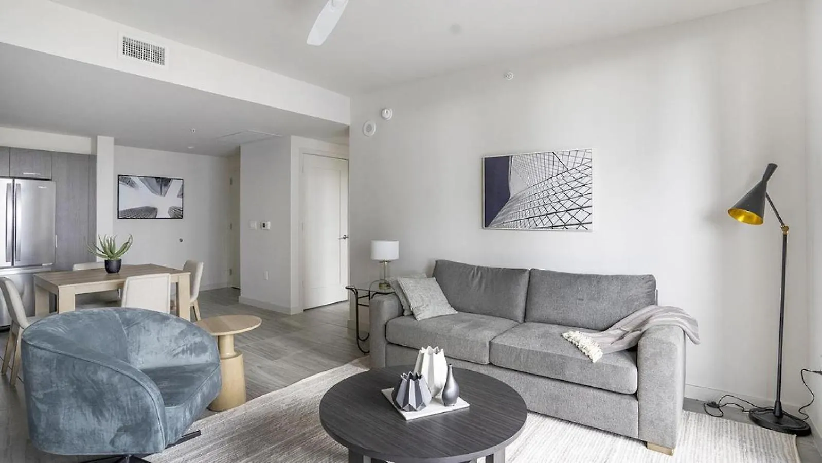 Landing Modern With Amazing Amenities *