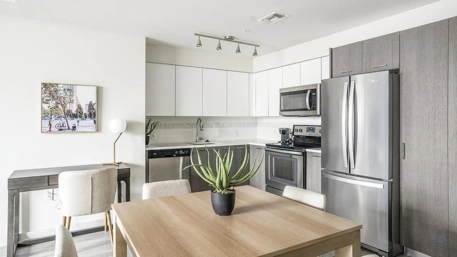 Landing Modern With Amazing Amenities