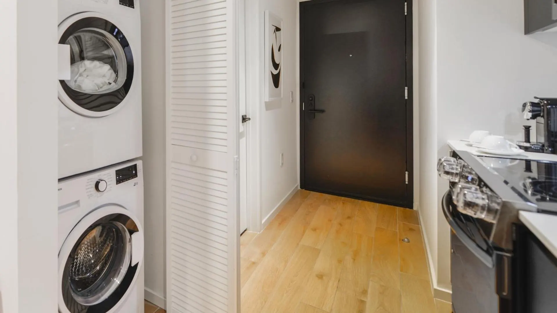 Exclusive Studio Next To The Bayside Miami