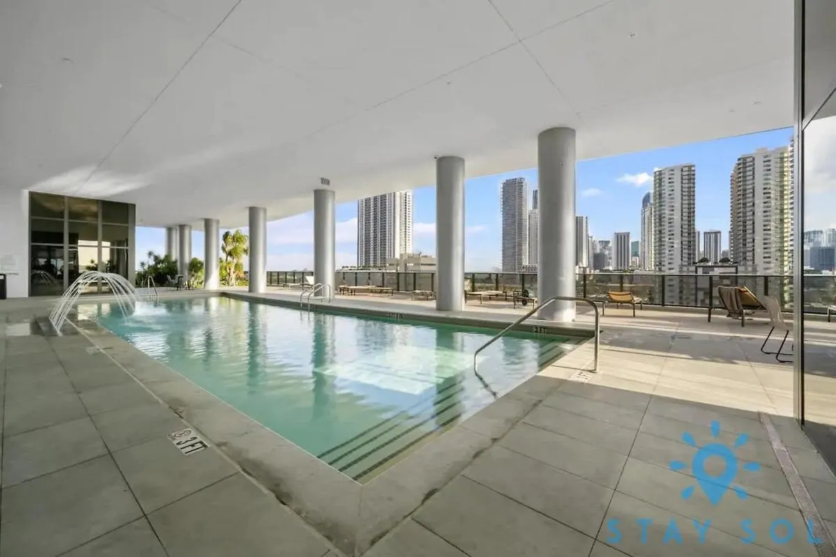 Modern Gem - View - Free Parking Apartment *