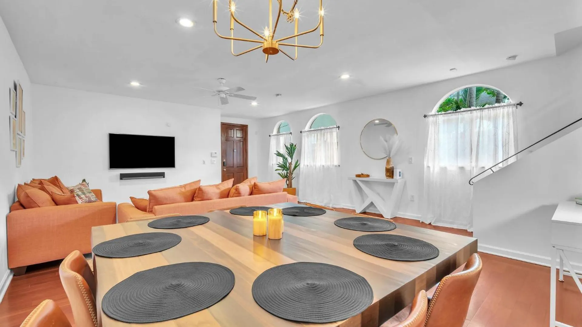 Center Grove - Lush & Spacious & New - 3 Bedrooms Holiday home