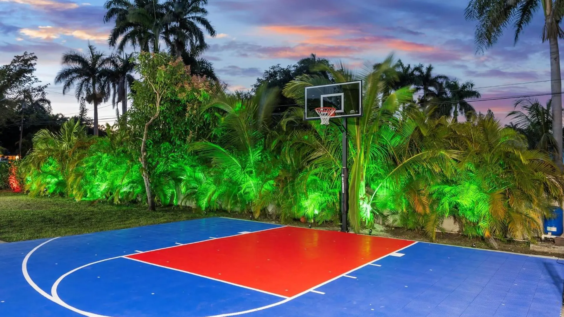 Art Pool Golf Volleyball Holiday home *