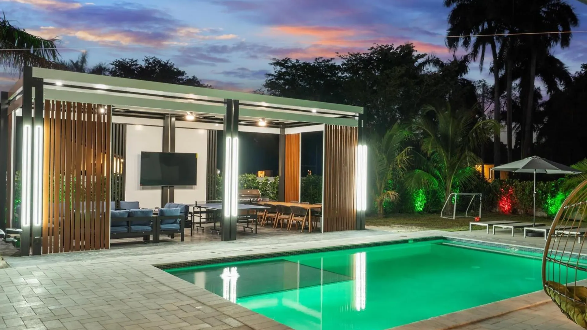 Holiday home Art Pool Golf Volleyball
