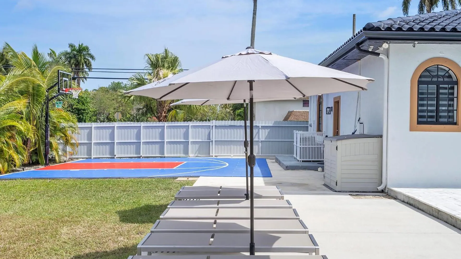 Art Pool Golf Volleyball Holiday home